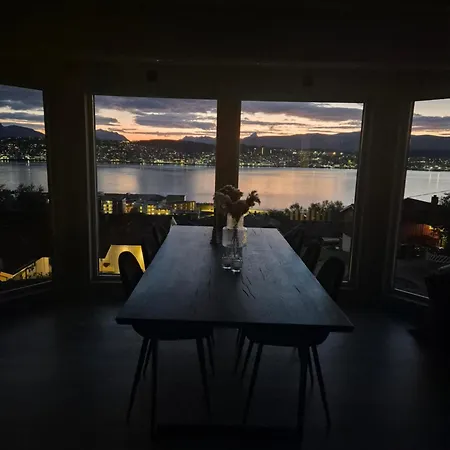 Apartament With Amazing View! Free Parking Tomasjorda